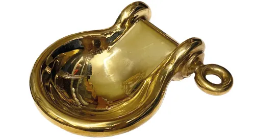 Ashtray Shackle - Brass | Weight: 0.43kg